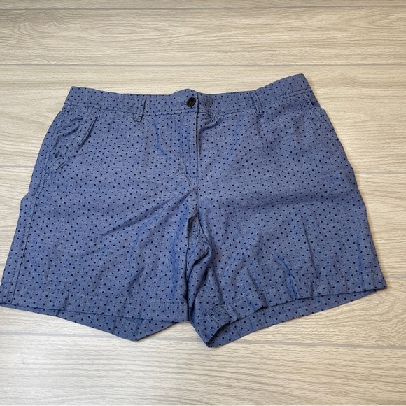 Talbots Girlfriend Chino Blue Chambray Dots Flat Front Cotton Shorts Size 14 - Picture 2 of 11